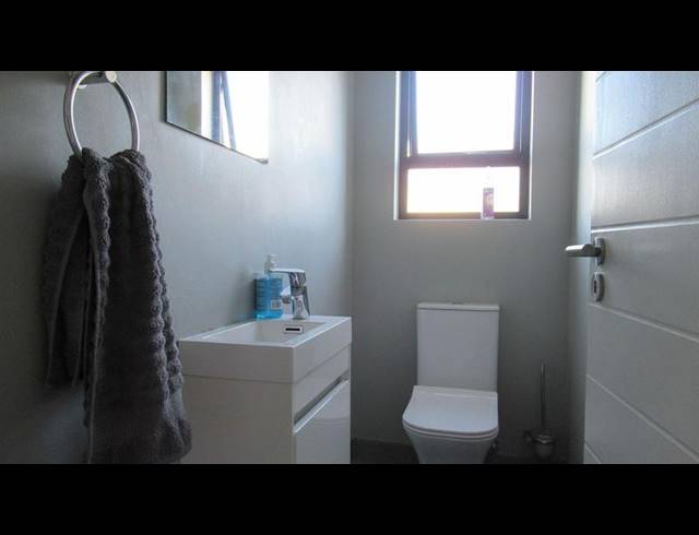 3 BEDROOM HOUSE FOR SALE IN OLIVEDALE